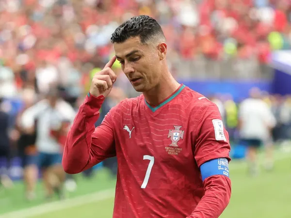 🇵🇹 Burza w kadrze Portugalii! Roberto Martinez staje w obronie Cristiano Ronaldo: "Krytyka jest niesprawiedliwa"