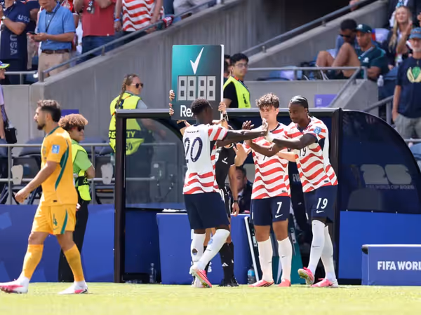 Amerykański marsz trwa! USA pokonuje Australię 2:0 i melduje się w fazie pucharowej [RELACJA]